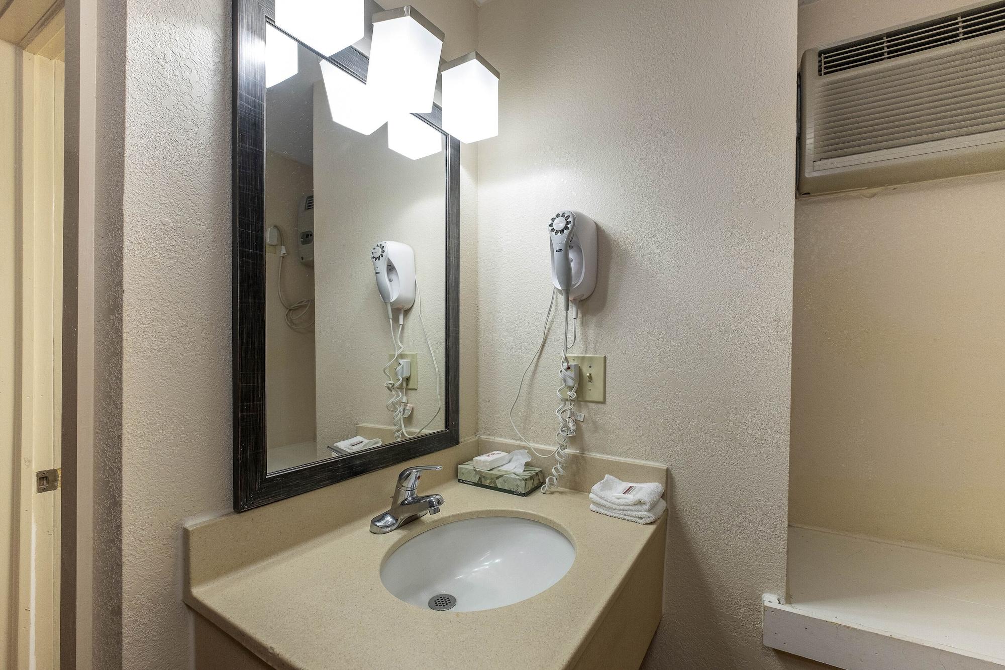 Red Roof Inn Neptune - Jersey Shore المظهر الخارجي الصورة